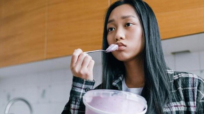 7 Kebiasaan Buruk di Usia 40-an yang Harus Dihentikan agar Tetap Awet Muda & Sehat