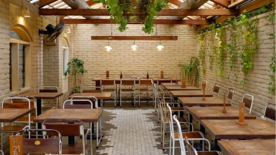 4 Rekomendasi Kafe 24 Jam di Jakarta, Nongkrong Nyaman Sampai Pagi!