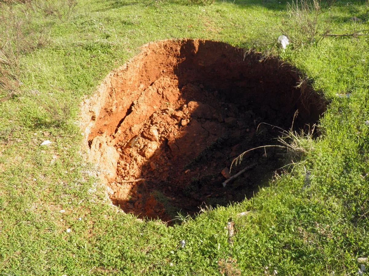 Apakah Sinkhole Berbahaya? Ini Dampak dan Cara Mengantisipasi di Sekitar Anda Apakah Sinkhole Berbahaya? Ini Dampak dan Cara Mengantisipasi di Sekitar Anda
