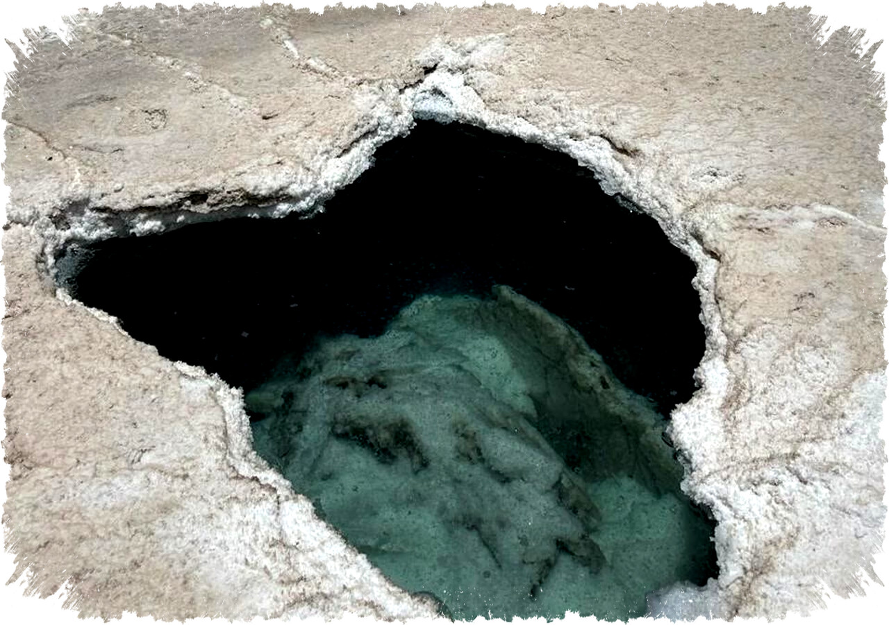 Fenomena Sinkhole: Pengertian, Penyebab, dan Penjelasan Lengkapnya Fenomena Sinkhole: Pengertian, Penyebab, dan Penjelasan Lengkapnya