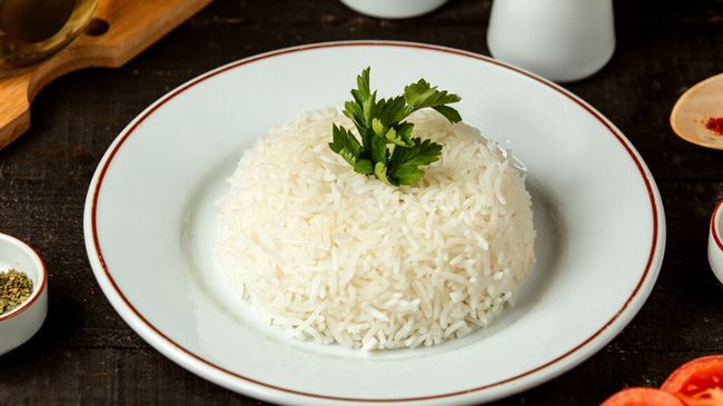 Nasi Hangat vs Nasi Dingin: Mana Pilihan Lebih Sehat untuk Diet Sehari-hari?
