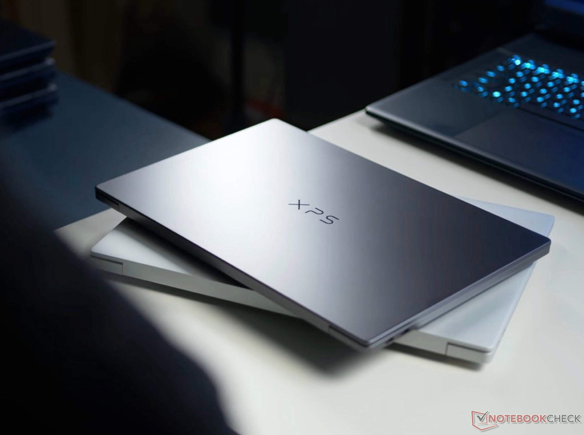 Benchmark Gaming: Intel Panther Lake & Arc B390 Vs AMD Strix Halo & RTX 4050 Benchmark Gaming: Intel Panther Lake & Arc B390 Vs AMD Strix Halo & RTX 4050