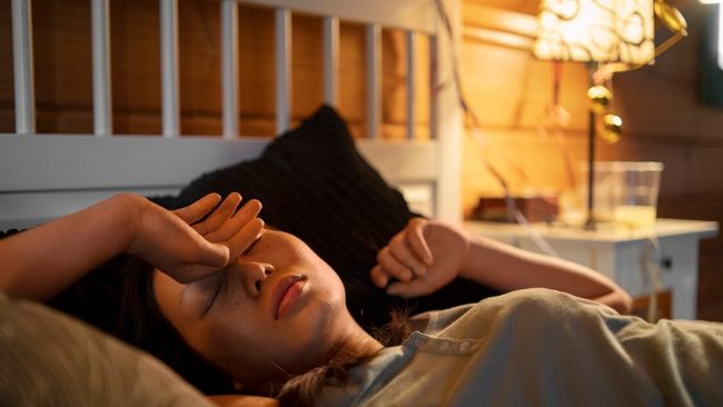 7 Makanan & Minuman yang Bisa Ganggu Kualitas Tidur dan Cara Menghindarinya
