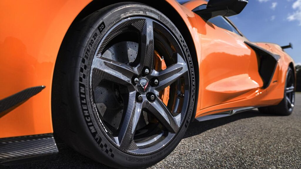 Kelebihan dan Kekurangan Velg Serat Karbon pada Chevy Corvette