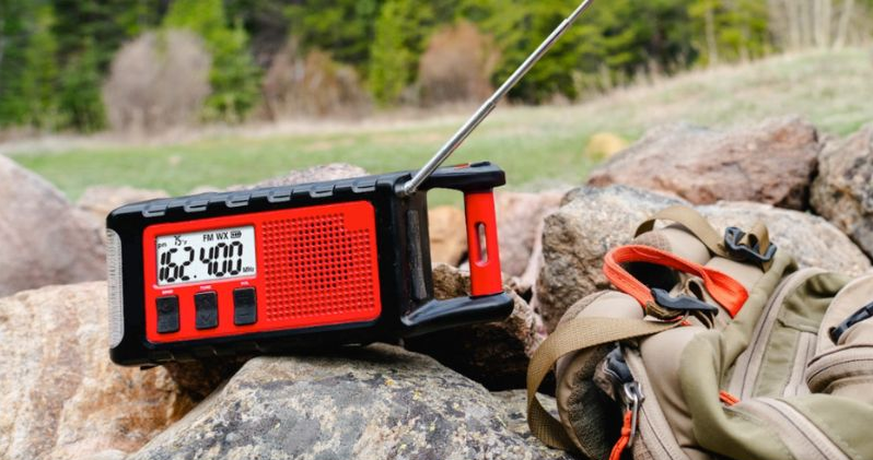 Inilah Alasan Radio AM/FM Lebih Penting dari Smartphone Saat Gempa Terjadi