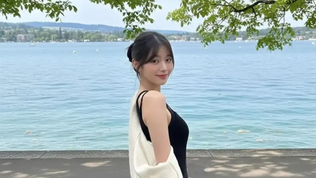 Edit Foto Danau Zurich Pakai AI: Trik Bikin Foto Liburan Serasa ke Swiss!
