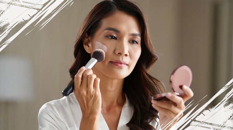 Rahasia Kulit Glowing dan Bebas Crack di Usia Matang, Pilih 4 Bedak Terbaik Ini!