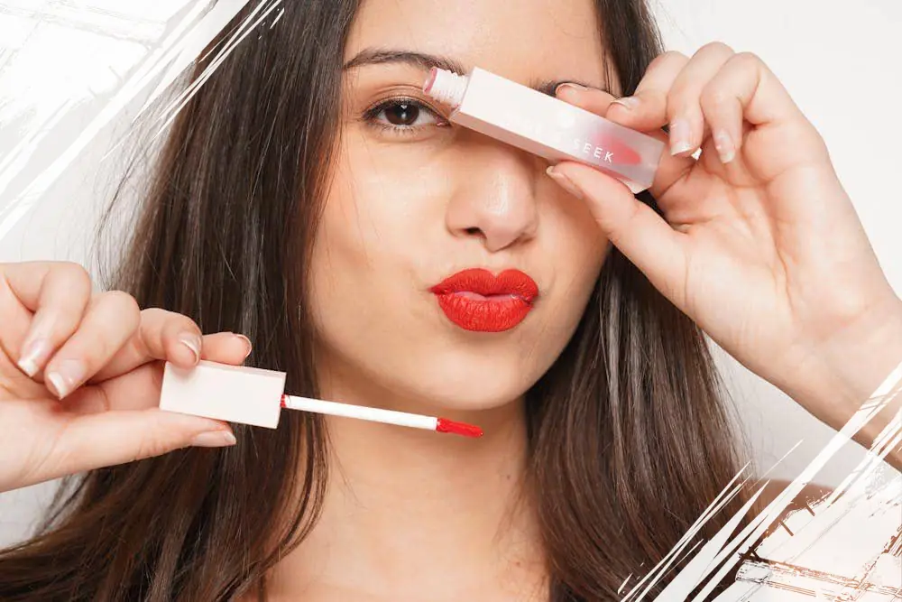 5 Lipstik Waterproof Terbaik di Bawah 100 Ribu, Tahan Lama dan Tidak Luntur 5 Lipstik Waterproof Terbaik di Bawah 100 Ribu, Tahan Lama dan Tidak Luntur