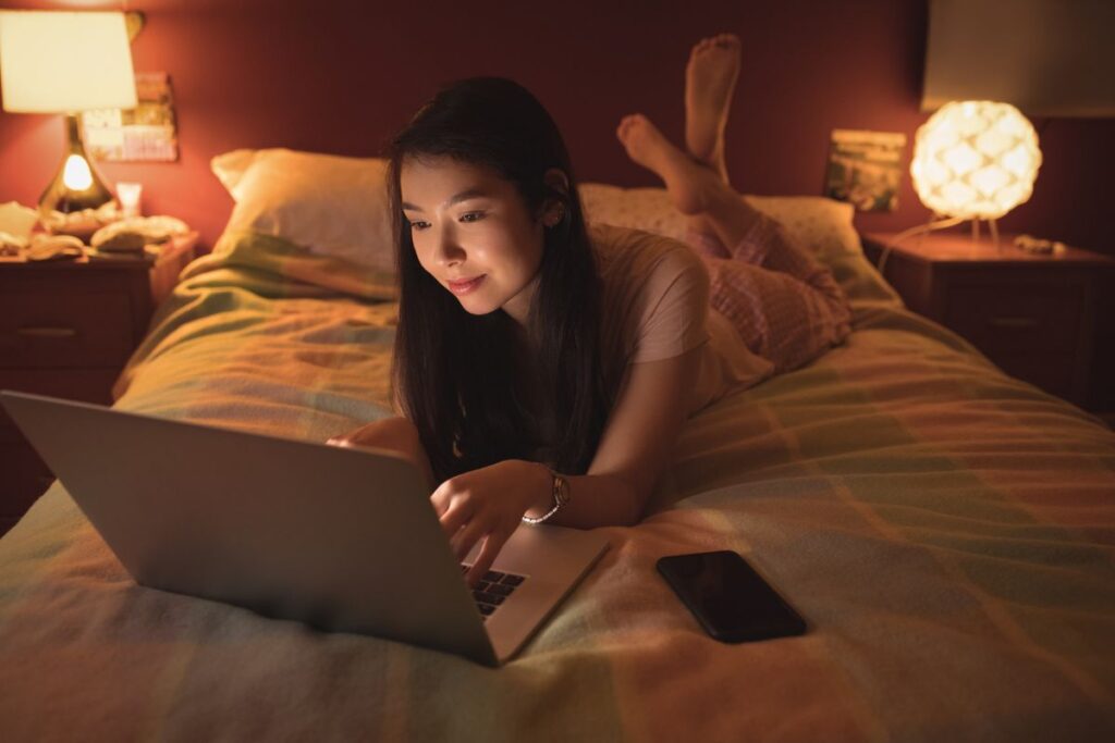 7 Penyebab Utama Baterai Laptop Cepat Habis yang Sering Terlewatkan Pengguna