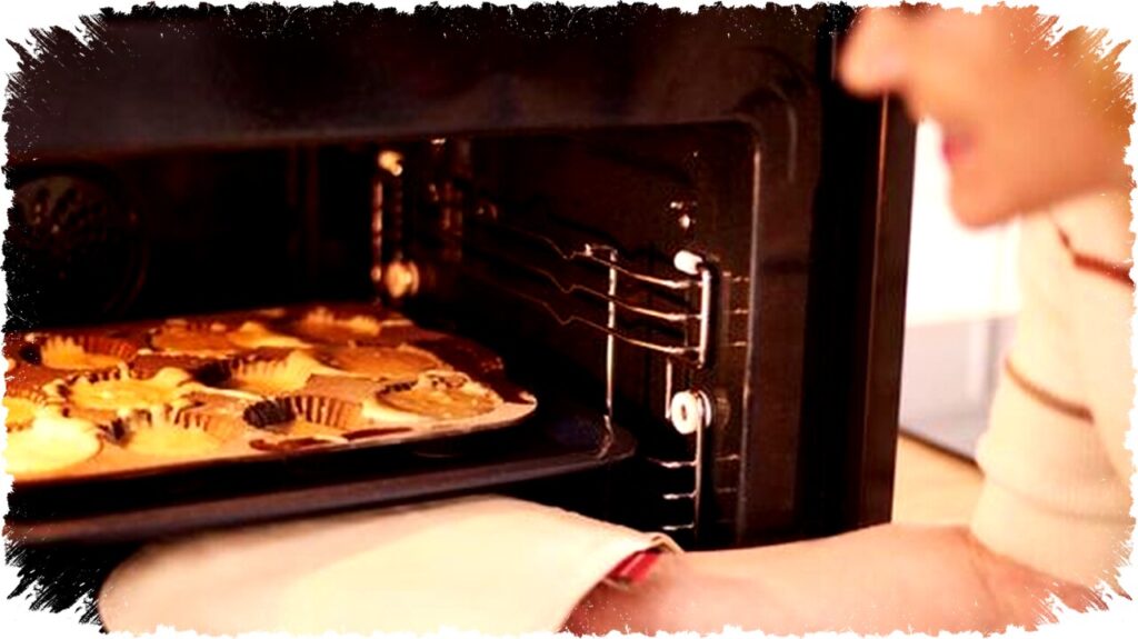 Wajah Bahaya Tersembunyi di Dapur, 5 Wadah Makanan Ini Jangan Pernah Masuk Microwave Jika Tidak Ingin Celaka!