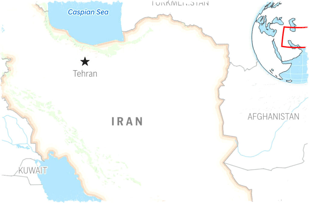 Helikopter Militer Iran Jatuh Di Pasar Buah dan Sayur Tengah Kota Tewaskan Empat Orang Dalam Kecelakaan Tragis