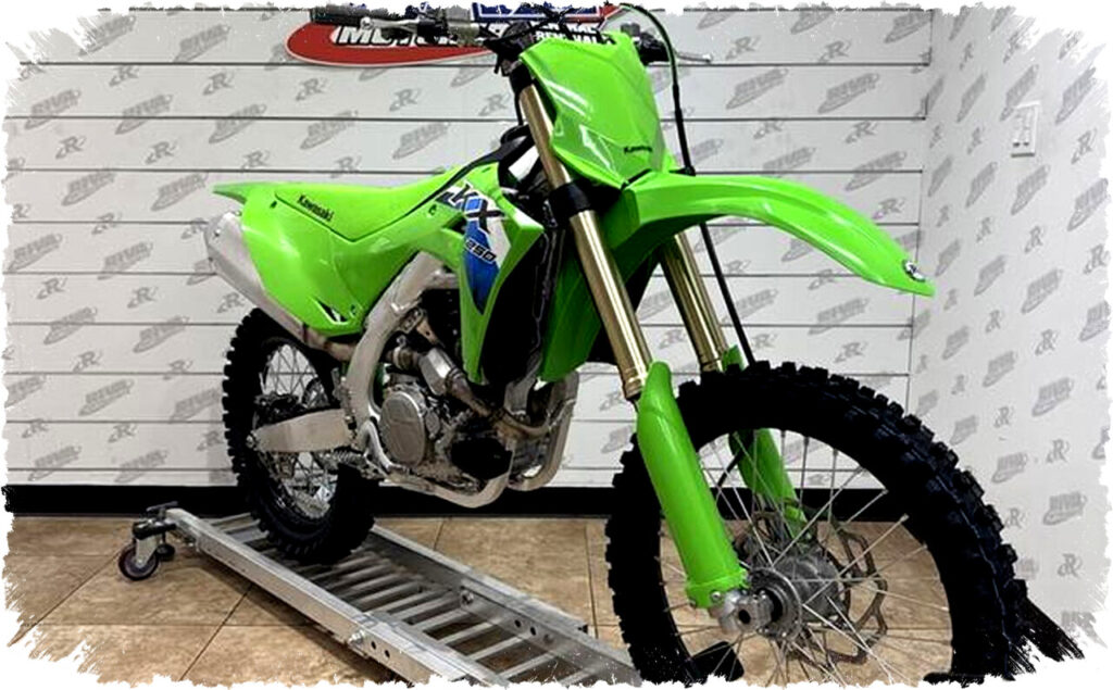 Meluncur dengan Teknologi Power Mode dan Mesin 250cc Kawasaki KX 250 2026 Hadir dengan Harga Rp 150 Juta