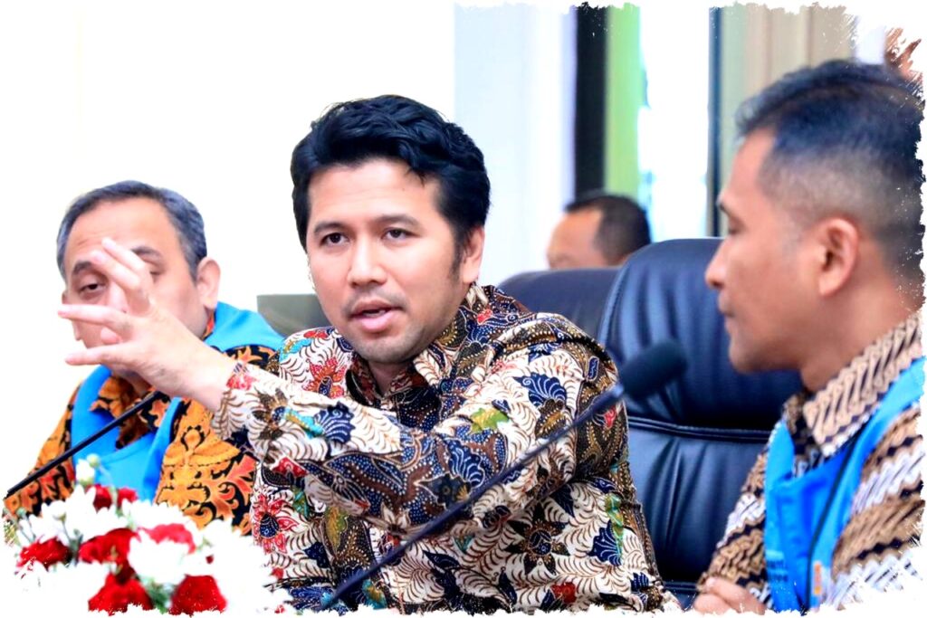 Pastikan Listrik Jatim Tidak Byar-Pet Saat Ramadan dan Idul Fitri Emil Dardak Cek Kesiapan PLN Hingga Teknologi Energi Hijau