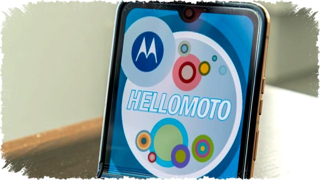 Fitur Tersembunyi Motorola Razr Bawa Kamu Kembali ke Era Flip Phone dengan Retro Razr, Sensasi Nostalgia yang Bikin Kangen!