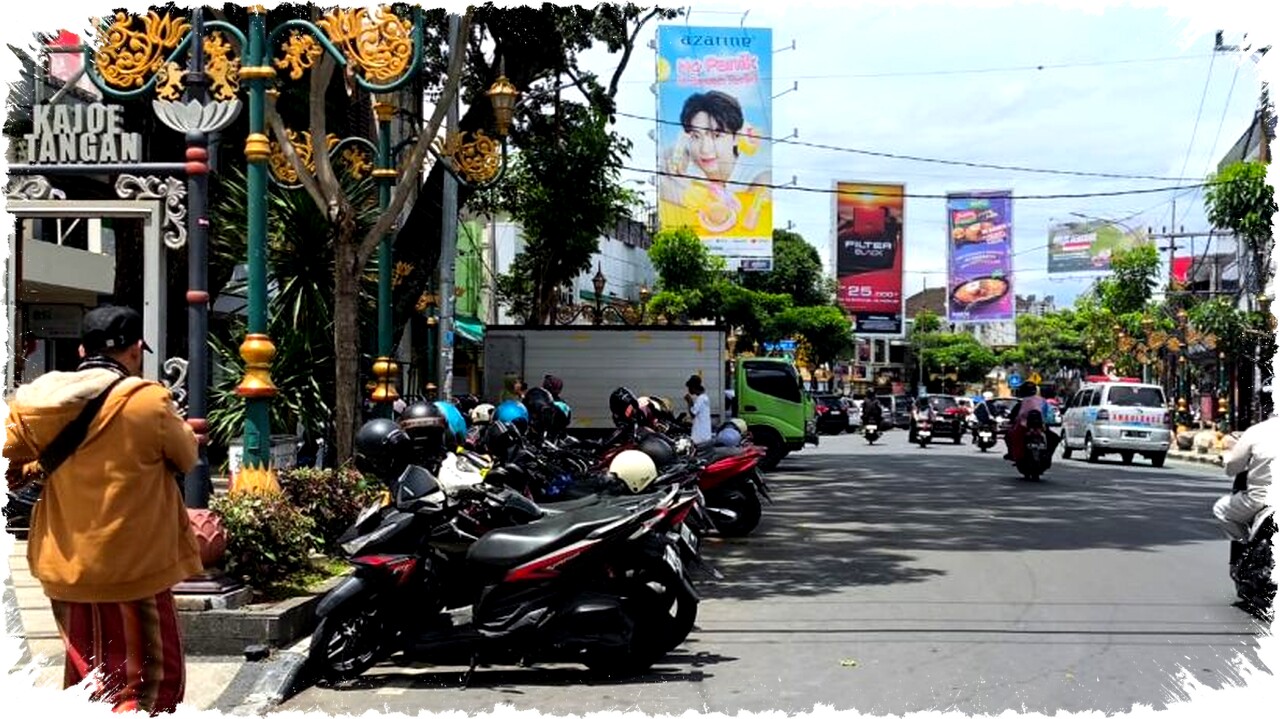 Ngabuburit di Kayutangan Heritage Dipadati Pengunjung, Dishub Malang Tindak Tegas Parkir Liar Motor untuk Lalu Lintas Tertib