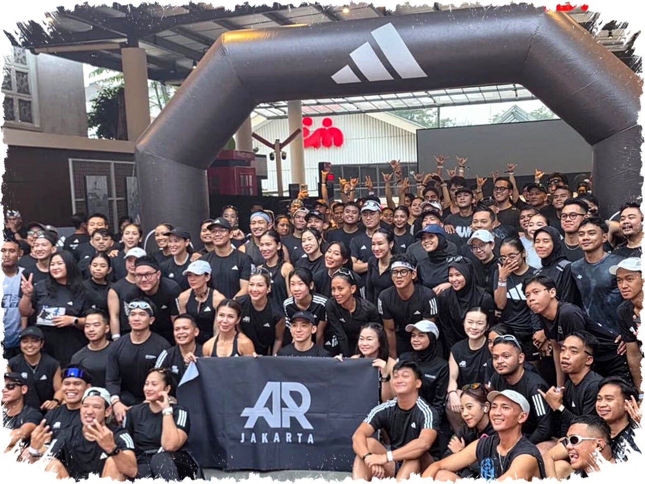 adidas Hidupkan Kembali Adizero EVO SL di M Bloc Space: Dari Sepatu Lari Jadi Ikon Budaya Urban yang Mengguncang! adidas Hidupkan Kembali Adizero EVO SL di M Bloc Space: Dari Sepatu Lari Jadi Ikon Budaya Urban yang Mengguncang!