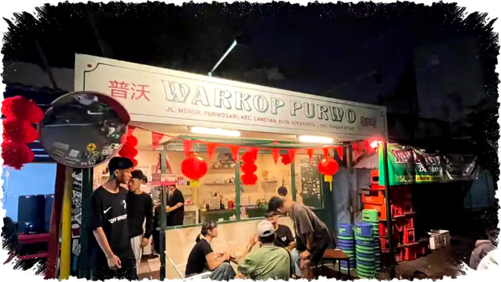 Ngopi Berdebar di Tepi Rel Bengkong Solo: Warkop Purwo Lawan Arus Coffee Shop Modern dengan Cita Rasa dan Kebersamaan Tradisional