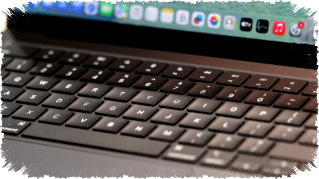 Apple Siapkan MacBook Murah dengan Warna Baru yang Berani, Siap Goyang Dominasi Laptop Premium! Kejutkan Pasar dengan Desain Segar dan Chip A18 Powerful.