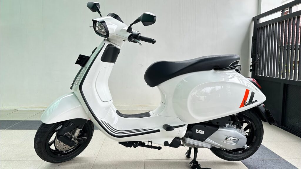 Rp67,1 Juta! Vespa Sprint S White Innocente 2026 Padukan Gaya Retro dan Fitur Modern Lengkap