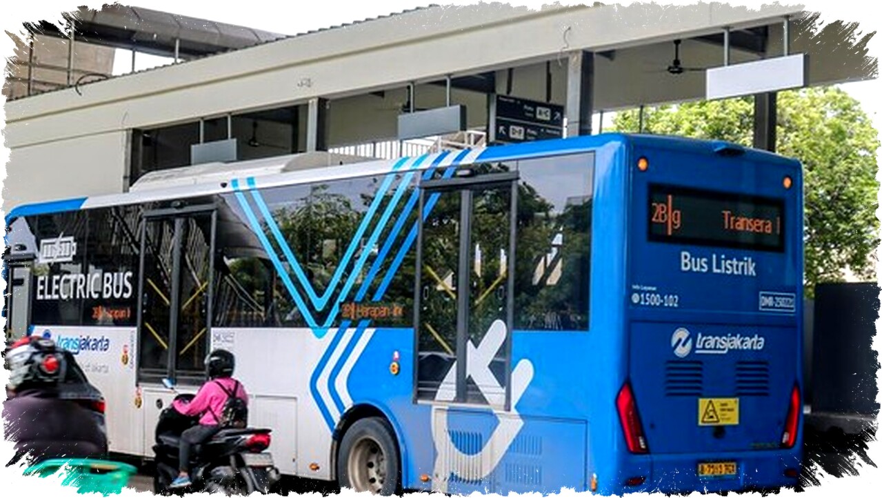 Hati-hati Dekat Bus Transjakarta: Kenali Titik Buta yang Sering Sebabkan Kecelakaan