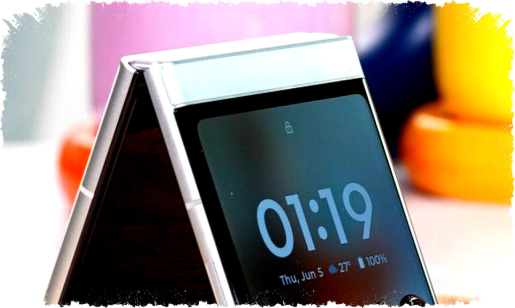Motorola Razr 70 vs 70 Ultra: Intip Spesifikasi, Perbedaan Chipset, Kamera, dan Siapa Raja Foldable 2026?