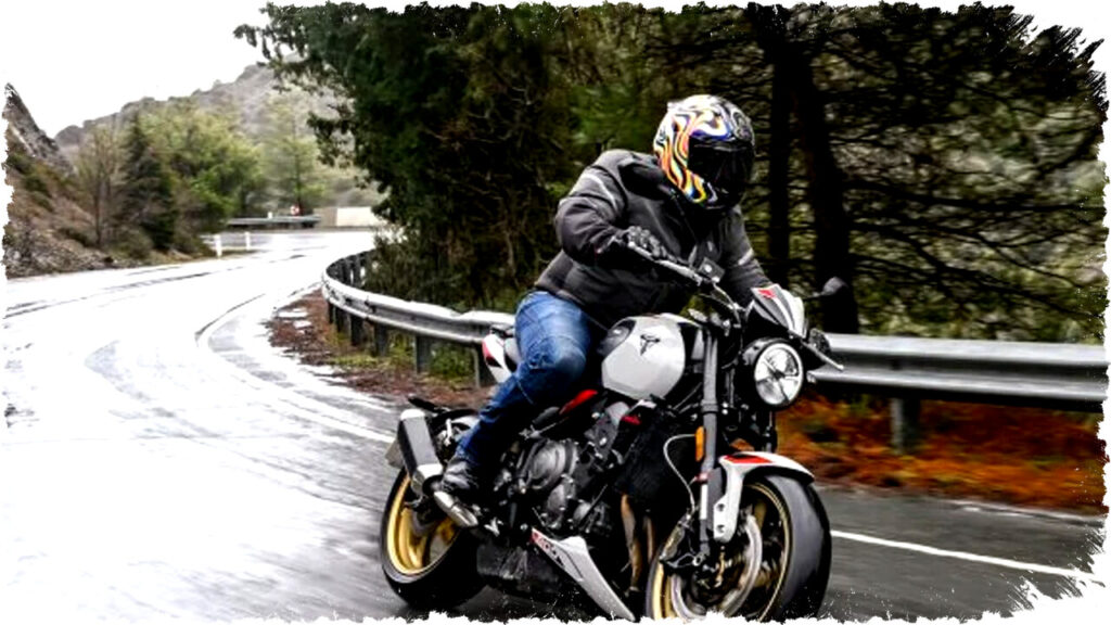 Triumph Trident 800 2026: Mesin Tangguh, Suspensi Responsif, dan Fitur Modern yang Lengkap