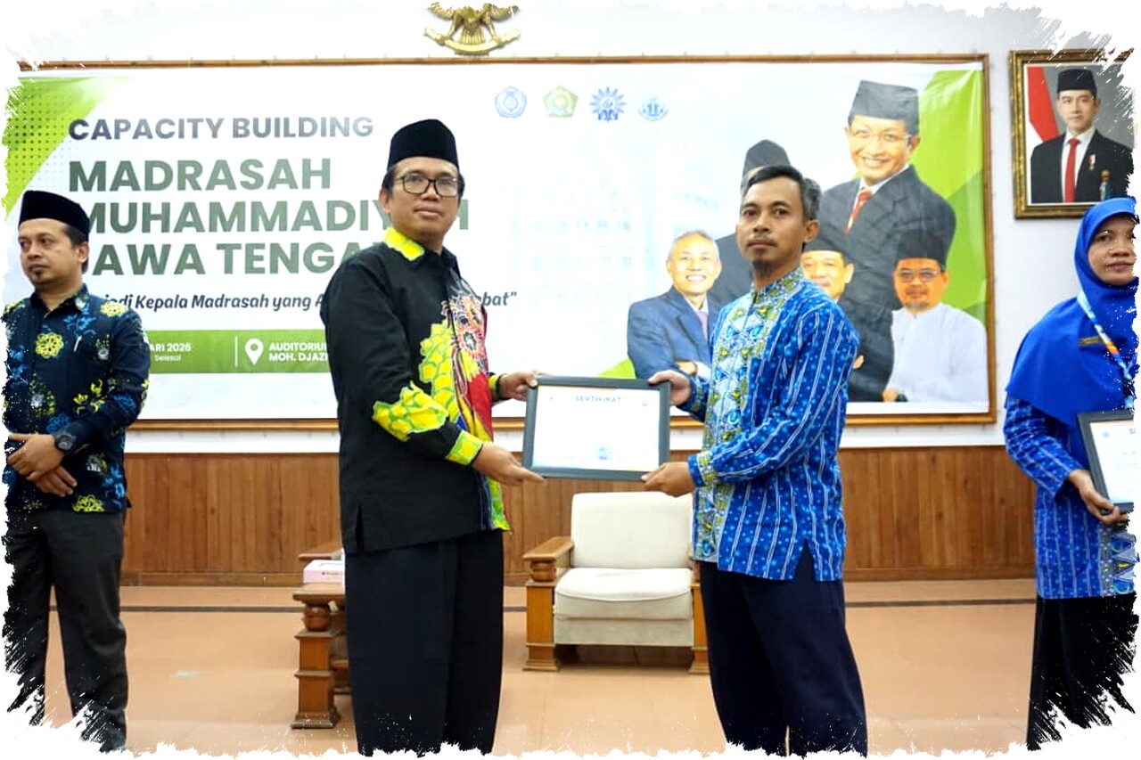 MTs Muhammadiyah Pontren Imam Syuhodo Raih Penghargaan Capacity Building, Bukti Kualitas dan Prestasi Unggul MTs Muhammadiyah Pontren Imam Syuhodo Raih Penghargaan Capacity Building, Bukti Kualitas dan Prestasi Unggul