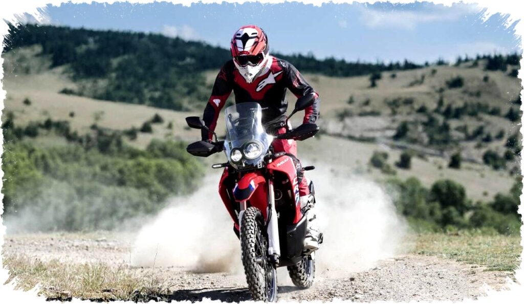 Honda CRF250 Rally vs CRF250L: Pilih Motor Trail Tangguh untuk Touring dan Off-road Sesuai Gaya Petualanganmu