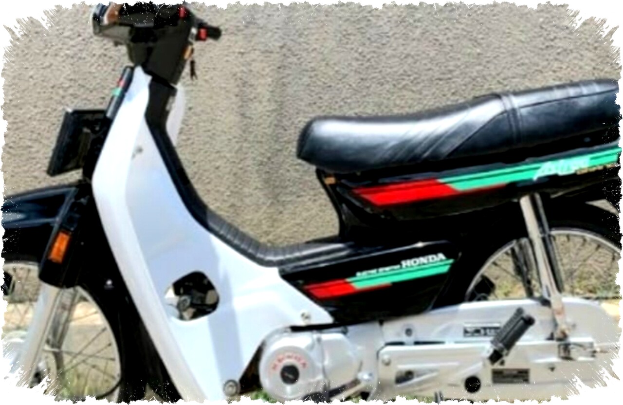 Harga Honda Astrea Grand Bulus Masih Mahal Setelah 25 Tahun, Ini Alasan Nostalgia & Awetnya Mesin