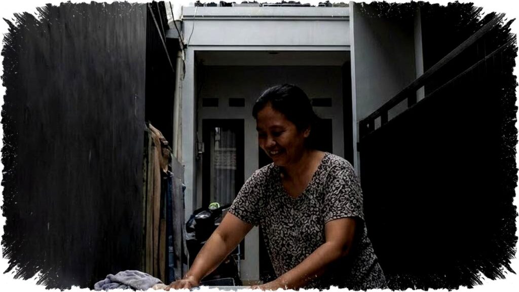7 Trik Praktis Menjemur Baju di Rumah Minim Matahari, Cepat Kering & Bebas Bau Apek