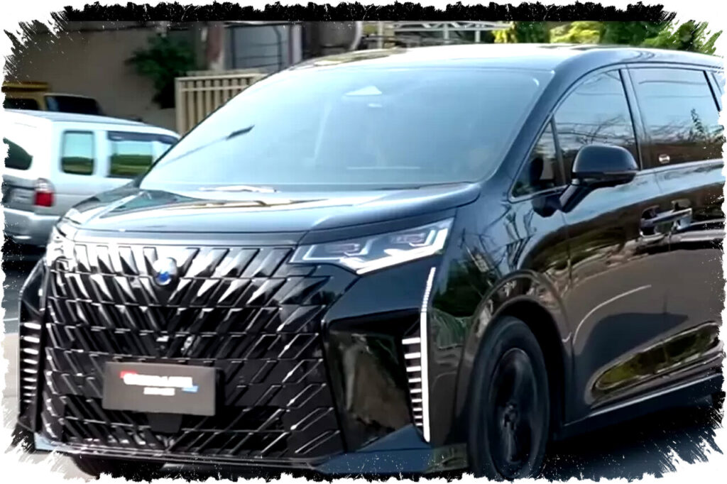 Transformasi Denza D9 Black Hawk: MPV Mewah Hitam Berwibawa, Nyaman, dan Elegan untuk Mobil Keluarga