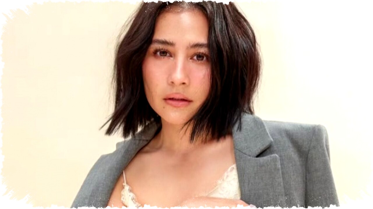 4 Inspirasi Outfit Blazer ala Prilly Latuconsina, Tampil Rapi dan Stylish Tanpa Kaku