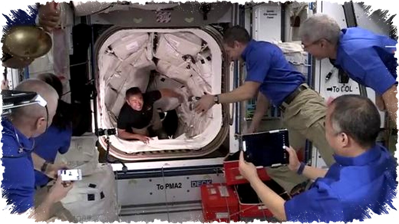 Misteri Kotoran Mengambang di Misi Apollo 10, Astronaut Saling Tuduh Pemiliknya!