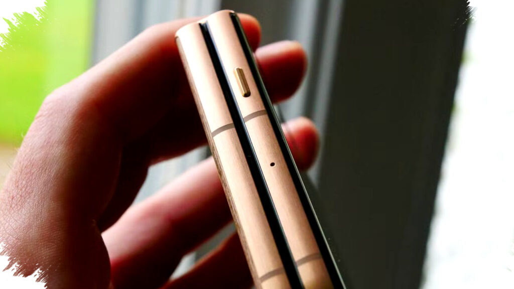 Motorola Razr Ultra Baru Sedikit Lebih Tebal, Mampukah Perubahan Kecil Ini Terbayar?