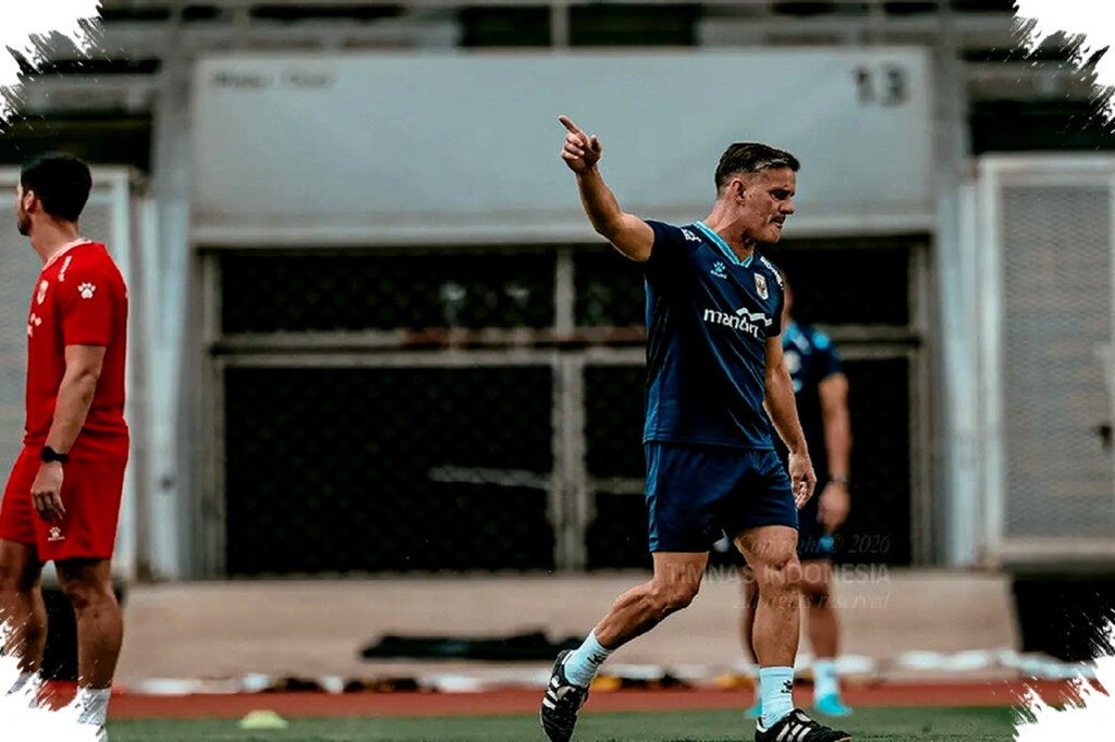 John Herdman Sebut GBK Lebih Mengguncang Dari Old Trafford, Atmosfernya Seperti Gunung Berapi