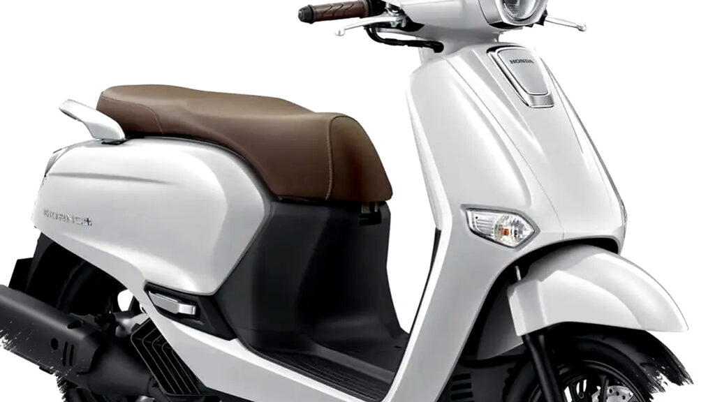Motor Listrik R Jutaan Ini Tak Ngeden di Tanjakan, Boncengan 17 Km Baterai Cuma Turun Segini!