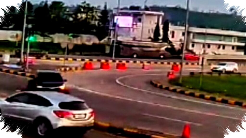Pelajaran Brutal Dari Calya Ngebut Keluar Tol, Tikungan Jadi Titik Hilang Kendali