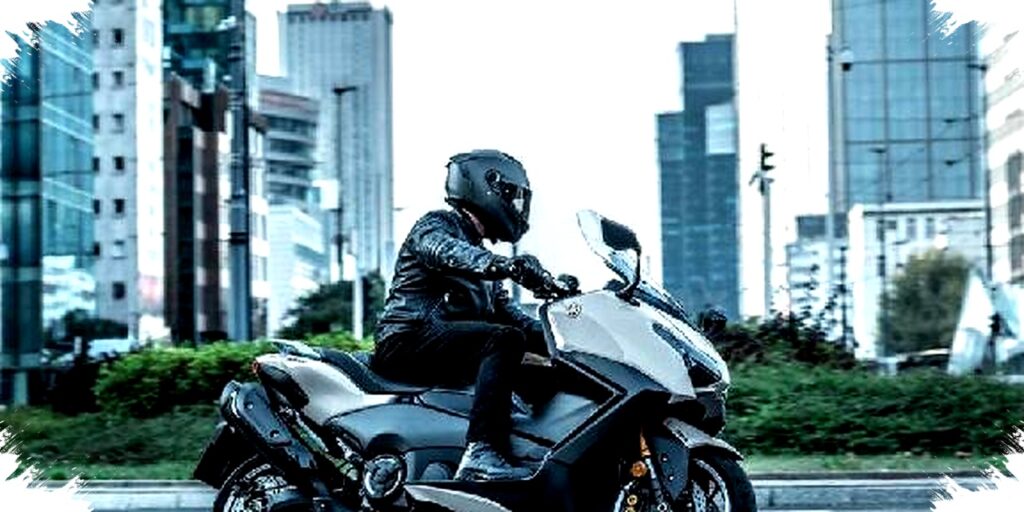 Saat Jalan Licin dan Rem Mendadak, Fitur Keamanan Yamaha TMAX Jadi Penentu