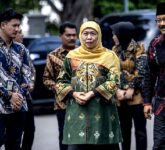 Pemprov Jatim Tetapkan Rabu WFH untuk ASN, Strategi Rahasia Hemat BBM di Tengah Krisis Timur Tengah Pemprov Jatim Tetapkan Rabu WFH untuk ASN, Strategi Rahasia Hemat BBM di Tengah Krisis Timur Tengah