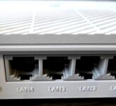 Router Tradisional Atau Mesh Network, Mana Pilihan Cerdas Untuk Jaringan Rumah Tanpa Zona Mati? Router Tradisional Atau Mesh Network, Mana Pilihan Cerdas Untuk Jaringan Rumah Tanpa Zona Mati?