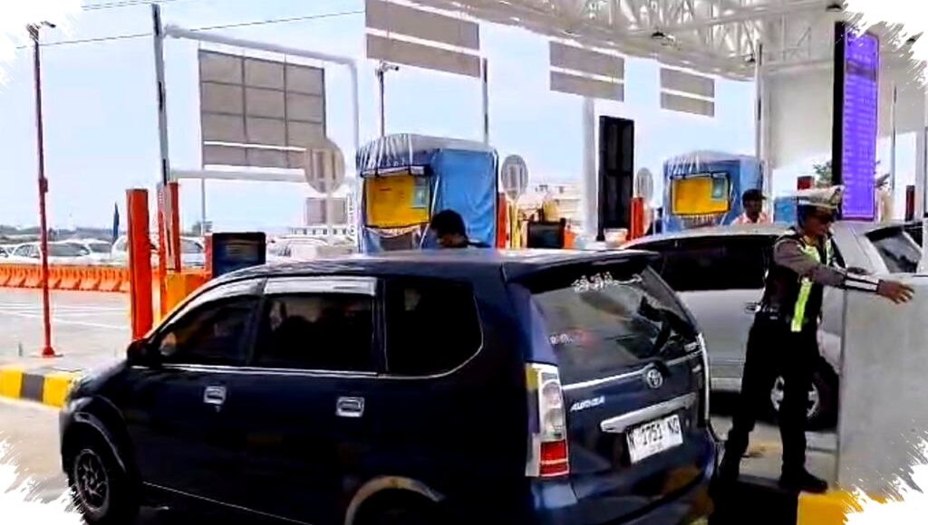 Polda Jatim Jemput Kartu Tol Pakai Mobile Reader, Antrean Panjang di Situbondo Barat Berakhir