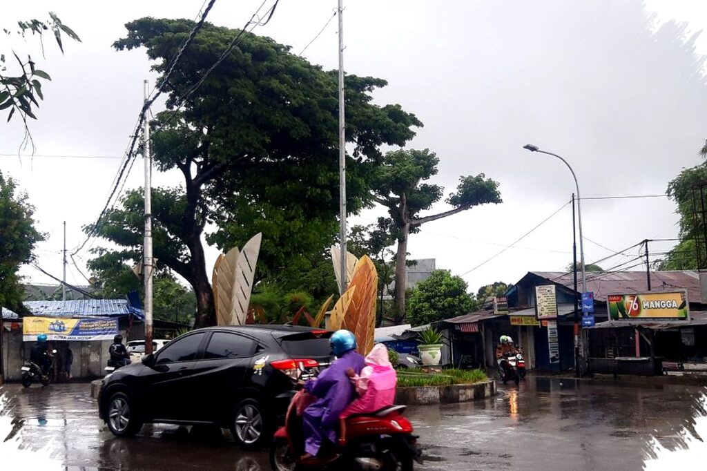 Cuaca Bandung Hari Ini Berawan Tebal, Waspada Perubahan Mendadak di Langit Kota Kembang