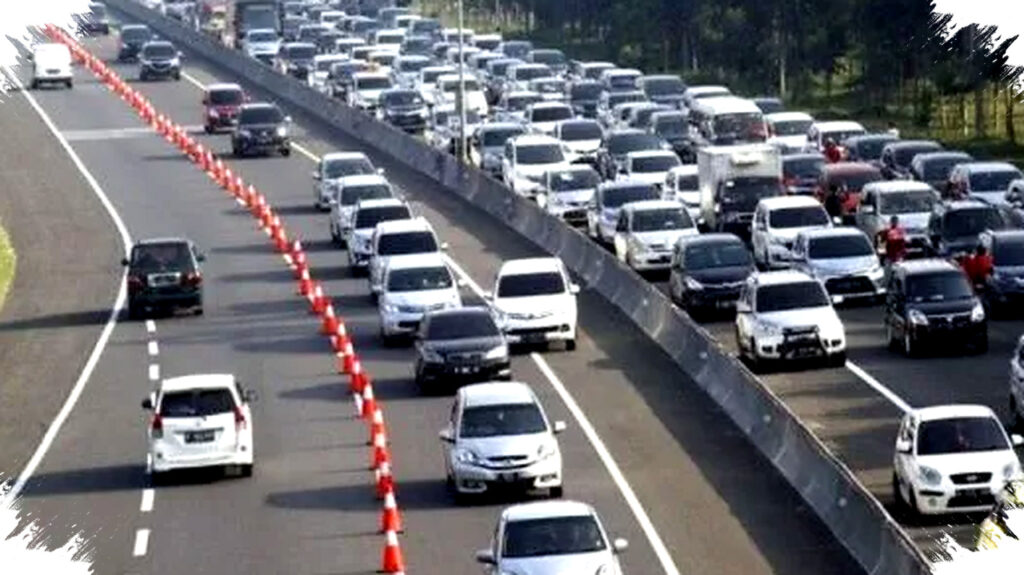 Risiko Fatal Manuver Salah di Jalur Contra Flow Saat Mudik, Fokus dan Patuh Aturan Jadi Penentu Nyawa Anda