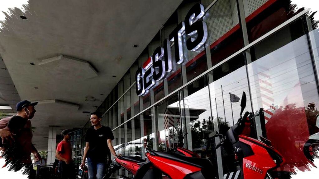 Gesits Tegaskan Masker Motor Listrik Tak Tutup, Penjualan Menurun Tapi Produksi Terus Berlanjut