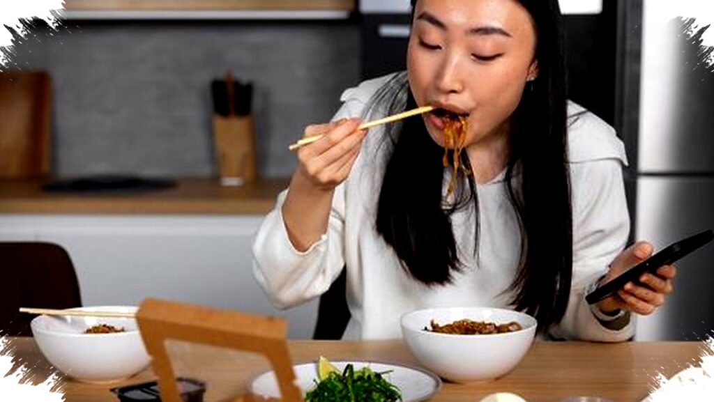 Makan Terlalu Cepat Saat Berbuka, Risiko Serius Perut Kembung Hingga Gangguan Penyerapan Nutrisi!
