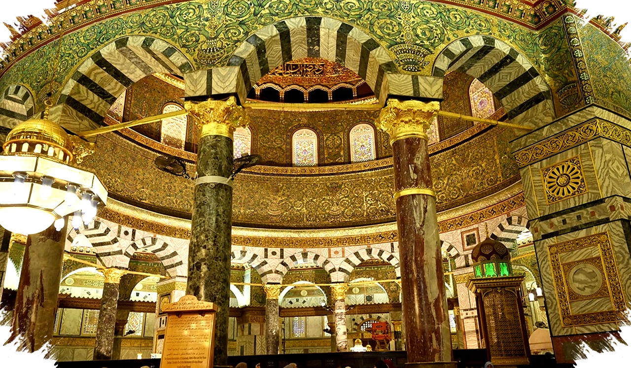 Israel Tembak Rudal Iran, Serpihan Jatuh di Kompleks Masjid Al Aqsa Jadi Sorotan