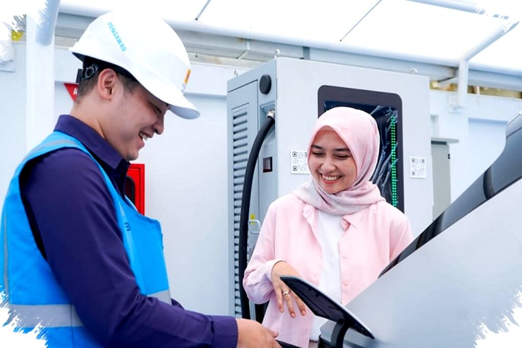 Kendaraan Listrik Menggeser BBM Impor, PLN Ungkap Rahasia Hemat Energi dan Pangkas Biaya!