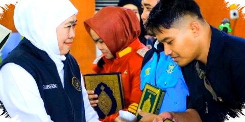 Gubernur Khofifah Bagikan Mushaf Madinah Hadiah Raja Salman, Simbol Persaudaraan Islam dan Cahaya Ramadan Jatim