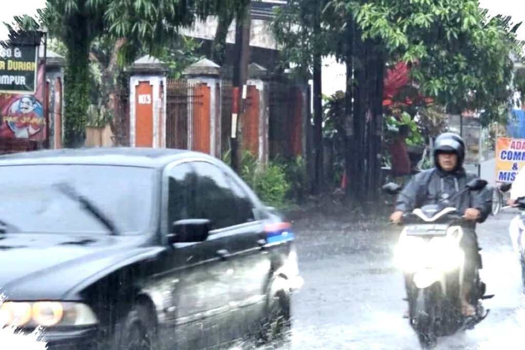 21 Titik Banjir Terjang Kota Malang, Hujan Deras Membanjiri Jalan dan Pemukiman Warga