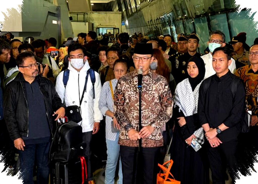 Menlu Imbau WNI Tunda Perjalanan ke Timur Tengah Karena Situasi Masih Tidak Kondusif